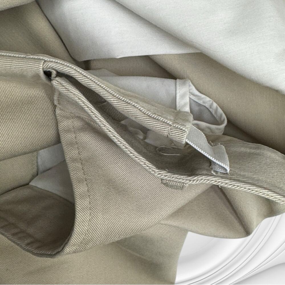 L.L. BEAN Women’s 10 CLASSIC FIT Khaki Pants PERFECT FIT WAISTBAND - Picture 4 of 4